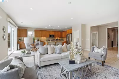 1718 Kyle Dayton Dr, Tracy, CA 95376 - Photo 10