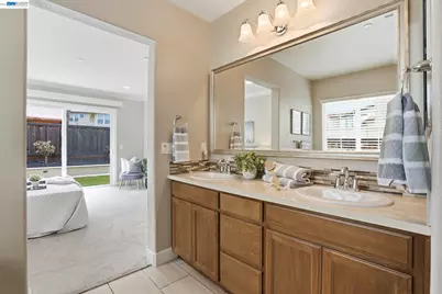 1718 Kyle Dayton Dr, Tracy, CA 95376 - Photo 26