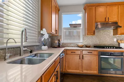 1038 Giacomo Ln, San Jose, CA 95131 - Photo 16