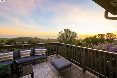 3499 La Mesa Dr, Hayward, CA 94542 - Photo 18