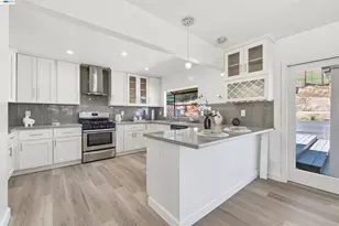 536 Golf Club Rd, Pleasant Hill, CA 94523 - Photo 34