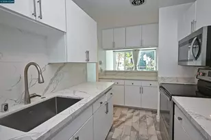 1425 Lakeside Dr, Oakland, CA 94612 - Photo 16