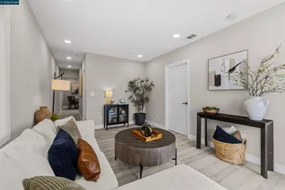 390 Guttenberg St, Daly City, CA 94014 - Photo 6