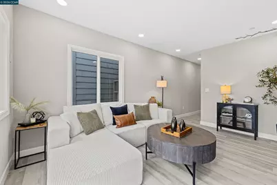 390 Guttenberg St, Daly City, CA 94014 - Photo 8