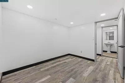 390 Guttenberg St, Daly City, CA 94014 - Photo 40