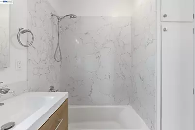 1839 Commerce Way, Oakland, CA 94606 - Photo 16