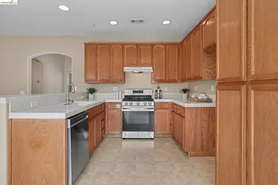 399 Earlham Way, Brentwood, CA 94513 - Photo 6