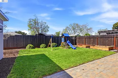 16129 Via Pinale, San Lorenzo, CA 94580 - Photo 18
