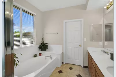 5810 Gold Creek Dr, Castro Valley, CA 94552 - Photo 20