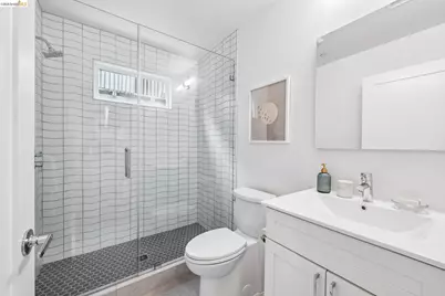 667 & 667A Alcatraz Ave, Oakland, CA 94609 - Photo 44