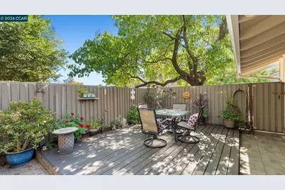 90 Rolling Green Cir, Pleasant Hill, CA 94523 - Photo 26