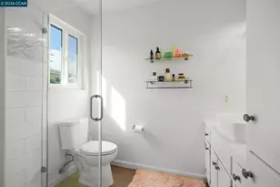 5555 Maryland Dr, Concord, CA 94521 - Photo 20