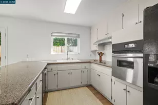 5555 Maryland Dr, Concord, CA 94521 - Photo 16