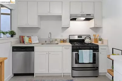 779 17th St, Oakland, CA 94612 - Photo 22