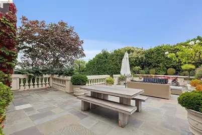 5710 Margarido Dr, Oakland, CA 94618 - Photo 6