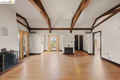 2569 Maxwell Ave, Oakland, CA 94601 - Photo 8