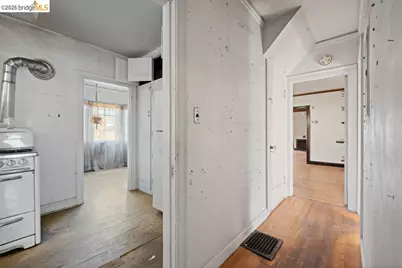 2569 Maxwell Ave, Oakland, CA 94601 - Photo 26