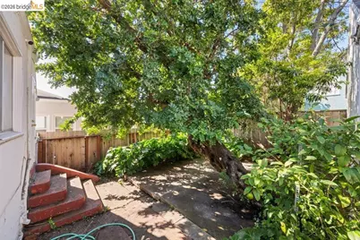 2569 Maxwell Ave, Oakland, CA 94601 - Photo 58