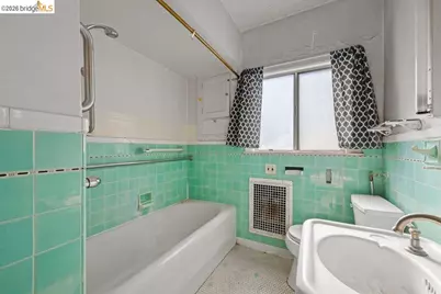 2569 Maxwell Ave, Oakland, CA 94601 - Photo 40