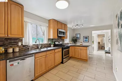 1983 38th Ave, Oakland, CA 94601 - Photo 24