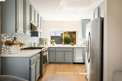 10 Clear Water Ct, Richmond, CA 94803 - Photo 18