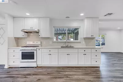 29330 Middleborough Way, Hayward, CA 94544 - Photo 12