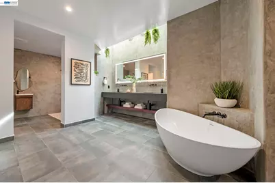 5883 Margarido Dr, Oakland, CA 94618 - Photo 36