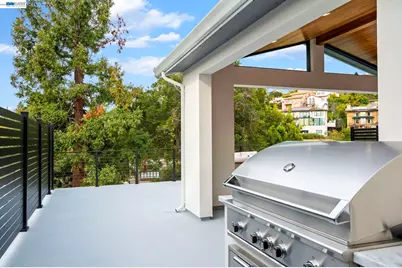 5883 Margarido Dr, Oakland, CA 94618 - Photo 10