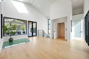 5883 Margarido Dr, Oakland, CA 94618 - Photo 6