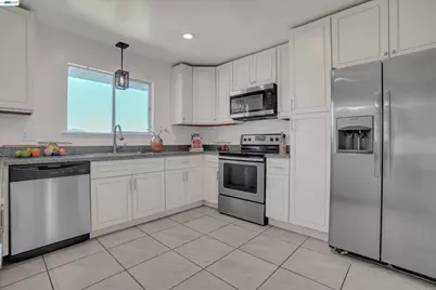 4284 Hillview Dr, Pittsburg, CA 94565 - Photo 10