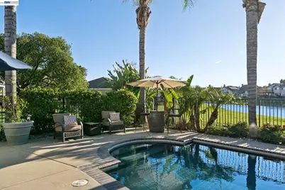 2142 Prestwick Dr, Discovery Bay, CA 94505 - Photo 32