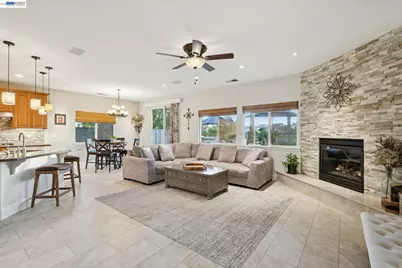 2142 Prestwick Dr, Discovery Bay, CA 94505 - Photo 6