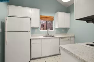 8131 Camelback Pl, Pleasant Hill, CA 94523 - Photo 6