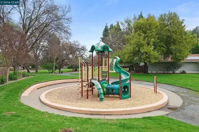 8131 Camelback Pl, Pleasant Hill, CA 94523 - Photo 34