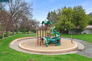 8131 Camelback Pl, Pleasant Hill, CA 94523 - Photo 34