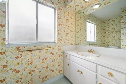 2033 Trafalgar Pl, Oakland, CA 94611 - Photo 38