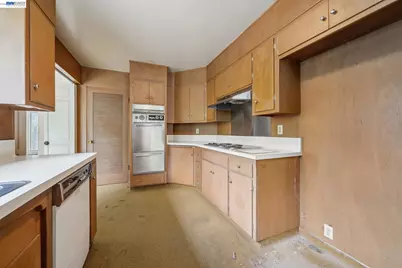 2033 Trafalgar Pl, Oakland, CA 94611 - Photo 22