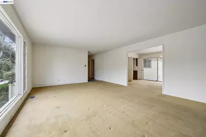 2033 Trafalgar Pl, Oakland, CA 94611 - Photo 12
