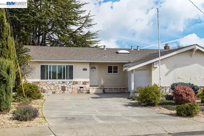 17774 Trenton Dr, Castro Valley, CA 94546 - Photo 2
