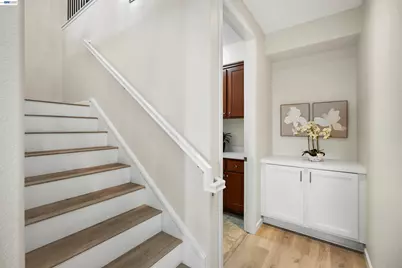 6299 Rocky Point Ct, Oakland, CA 94605 - Photo 16