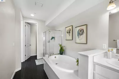 6299 Rocky Point Ct, Oakland, CA 94605 - Photo 36