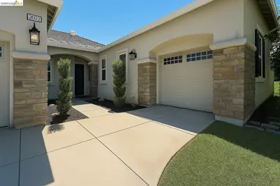 2072 Bridgeport Loop, Discovery Bay, CA 94505 - Photo 2