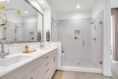 2229 Myrtle St, Oakland, CA 94607 - Photo 22