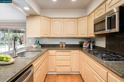 137 Maxine Dr, Pleasant Hill, CA 94523 - Photo 20