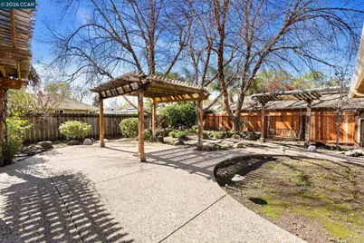 137 Maxine Dr, Pleasant Hill, CA 94523 - Photo 40