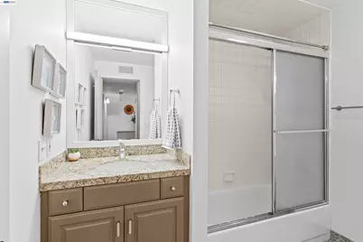 4636 Redwood Rd, Oakland, CA 94619 - Photo 36