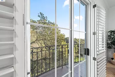 4636 Redwood Rd, Oakland, CA 94619 - Photo 24