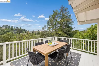 233 Capricorn Ave, Oakland, CA 94611 - Photo 12