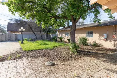 805 Lyon Ave, Sanger, CA 93657 - Photo 54