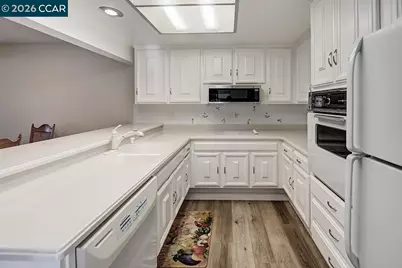 2724 Tice Creek Dr #2, Walnut Creek, CA 94595 - Photo 14